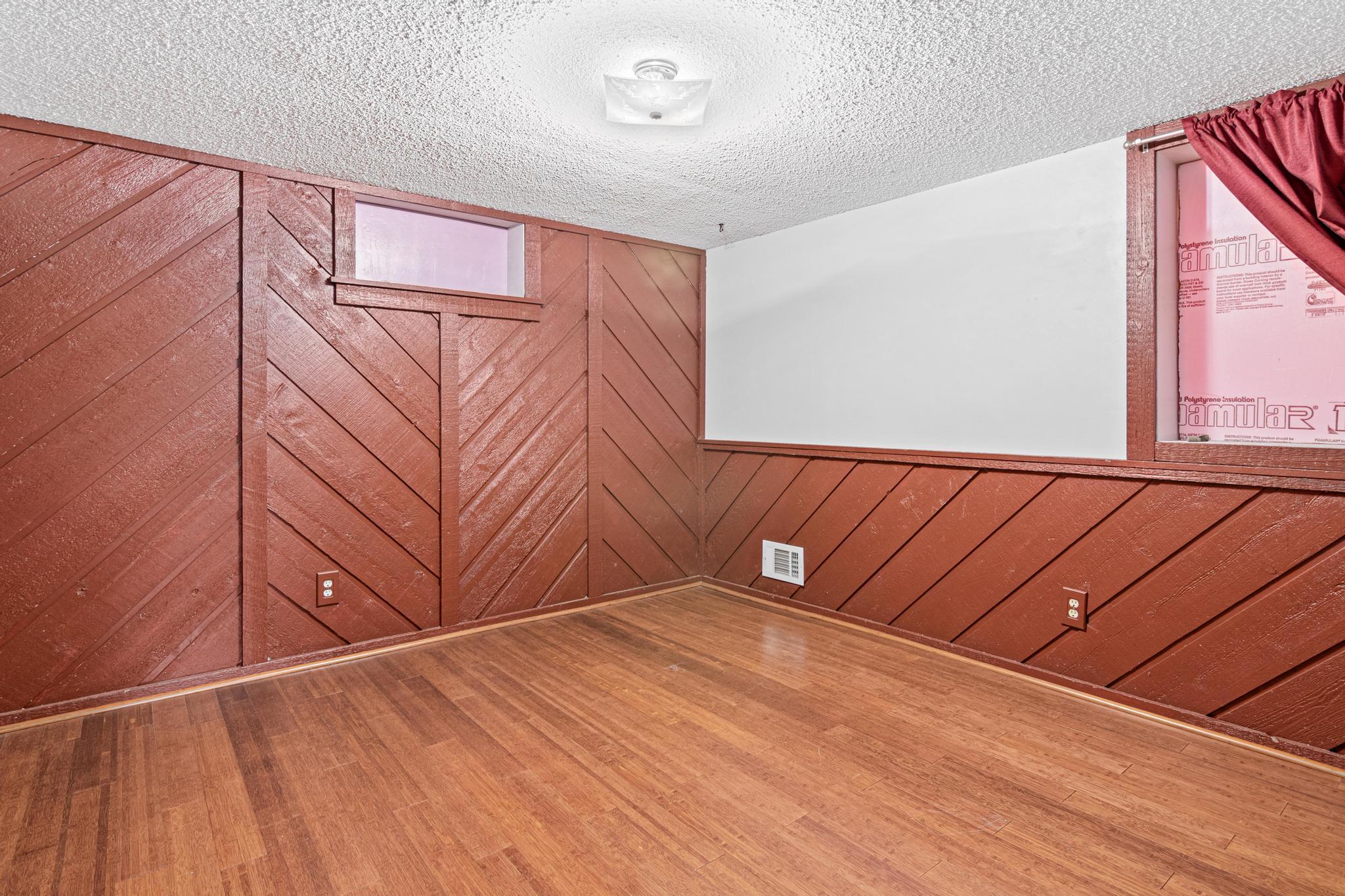 7012 Newton Ave N-15.jpg