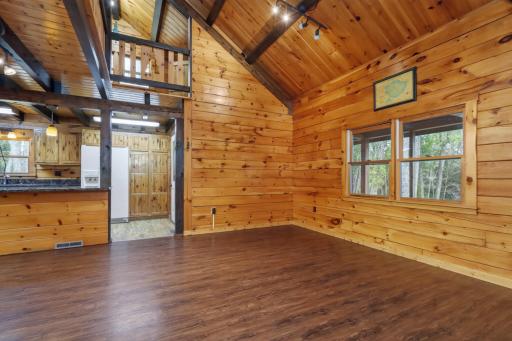 39337 S Sugar Lane, Cohasset, MN 55721