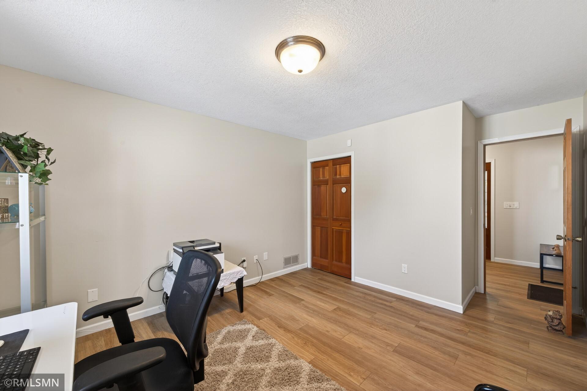 10_14331_Armstrong_blvd10_mls.jpg