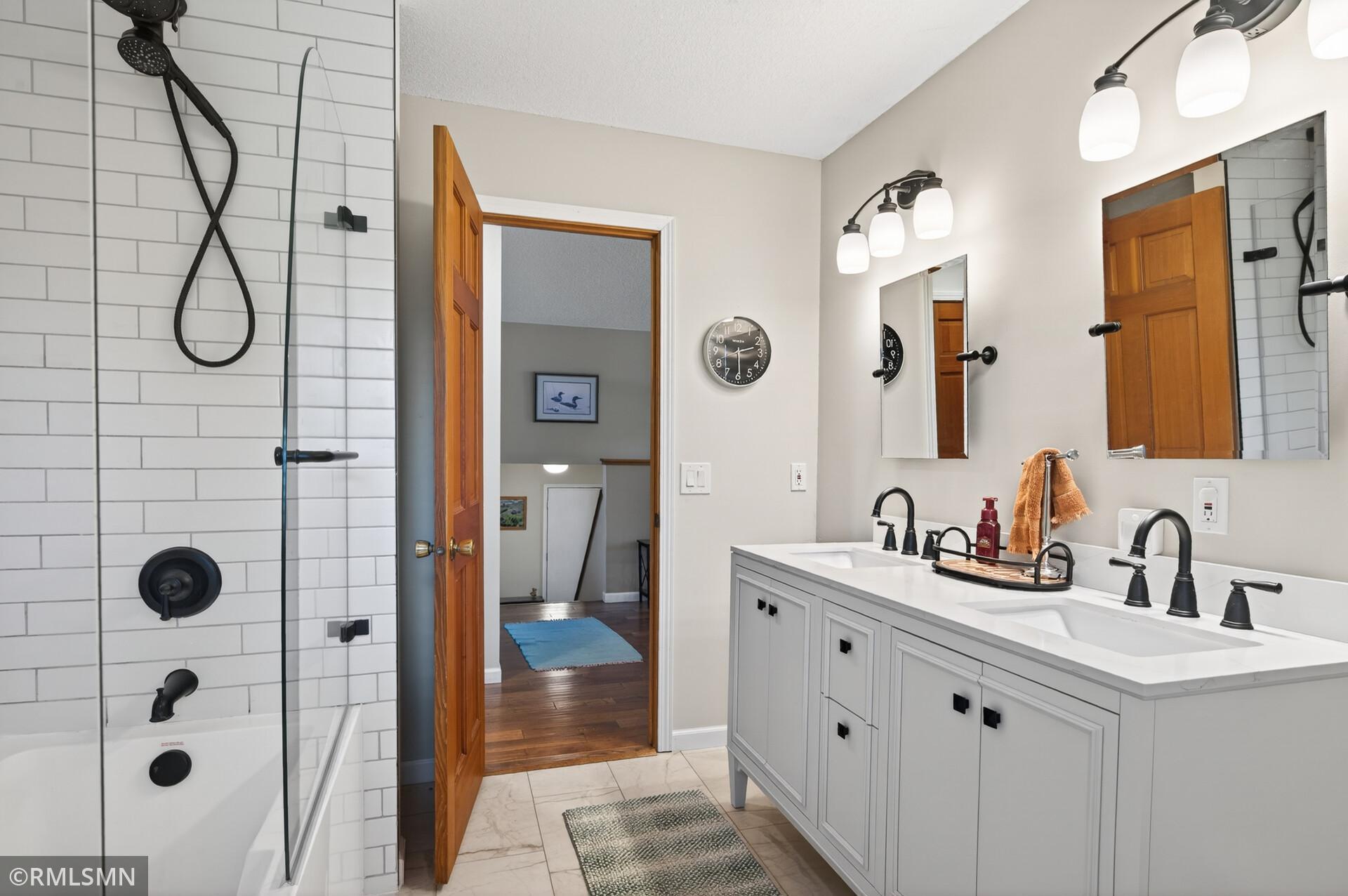24_14331_Armstrong_blvd24_mls.jpg