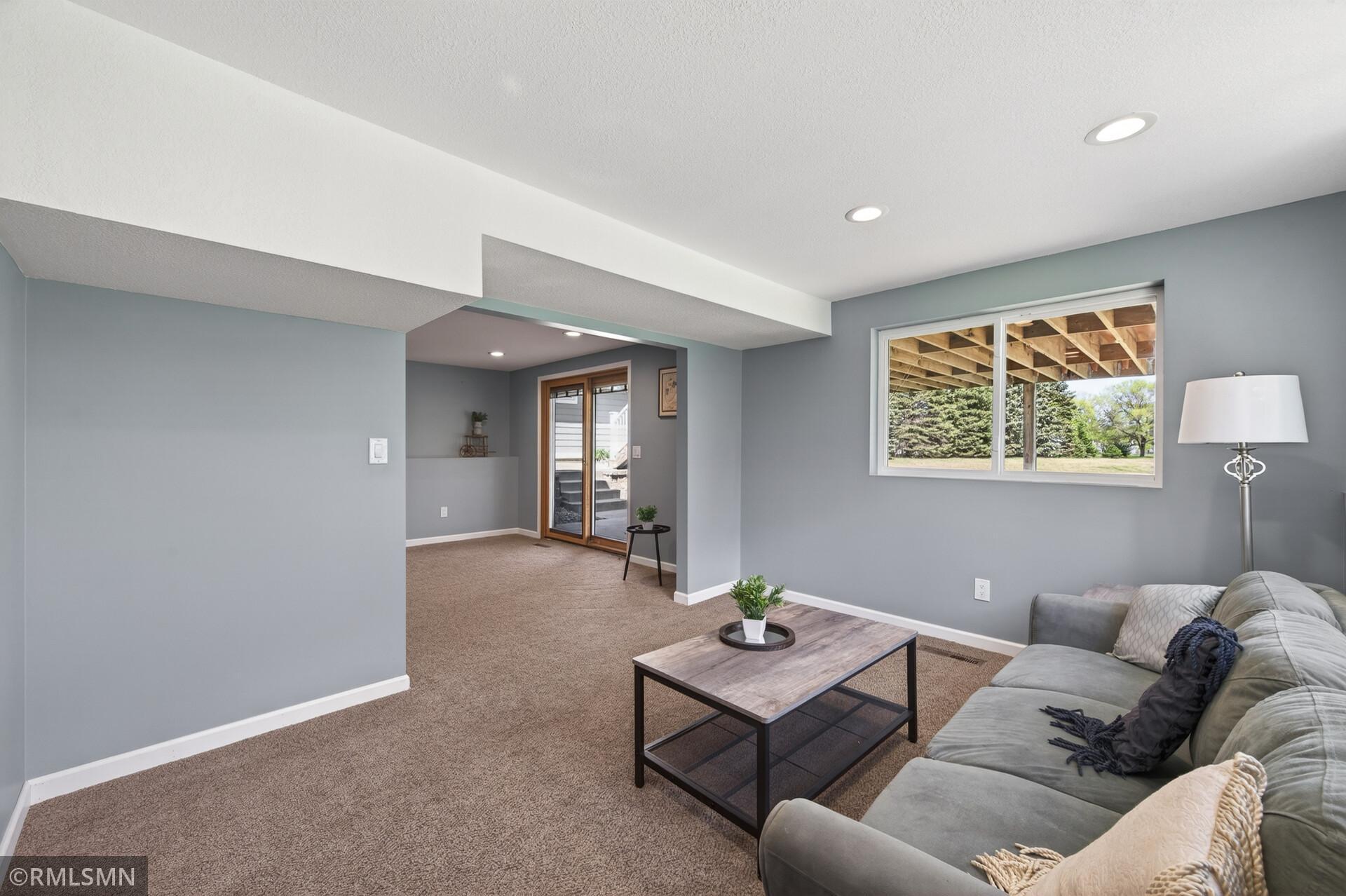 33_14331_Armstrong_blvd33_mls.jpg