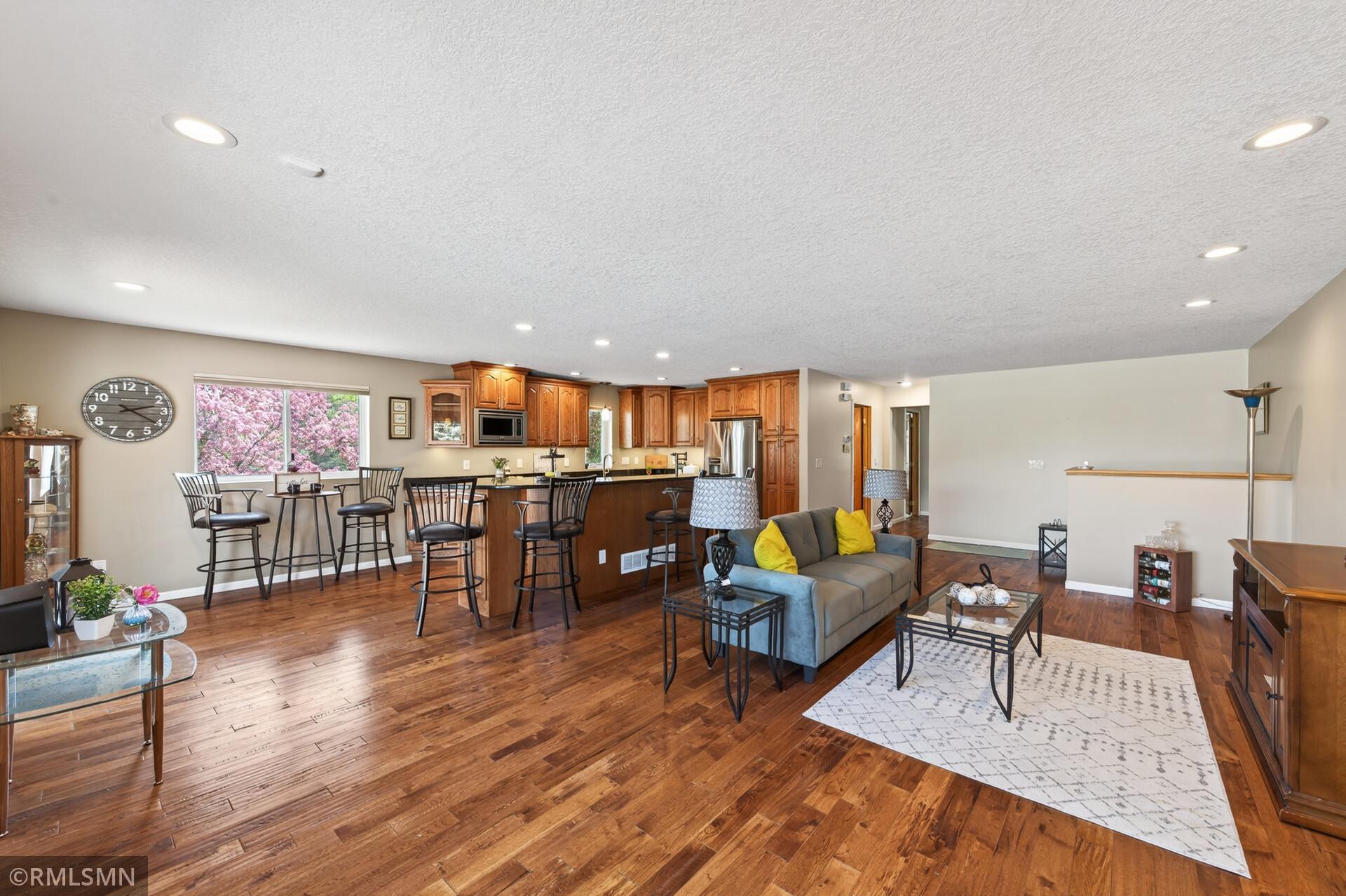 13_14331_Armstrong_blvd13_mls.jpg