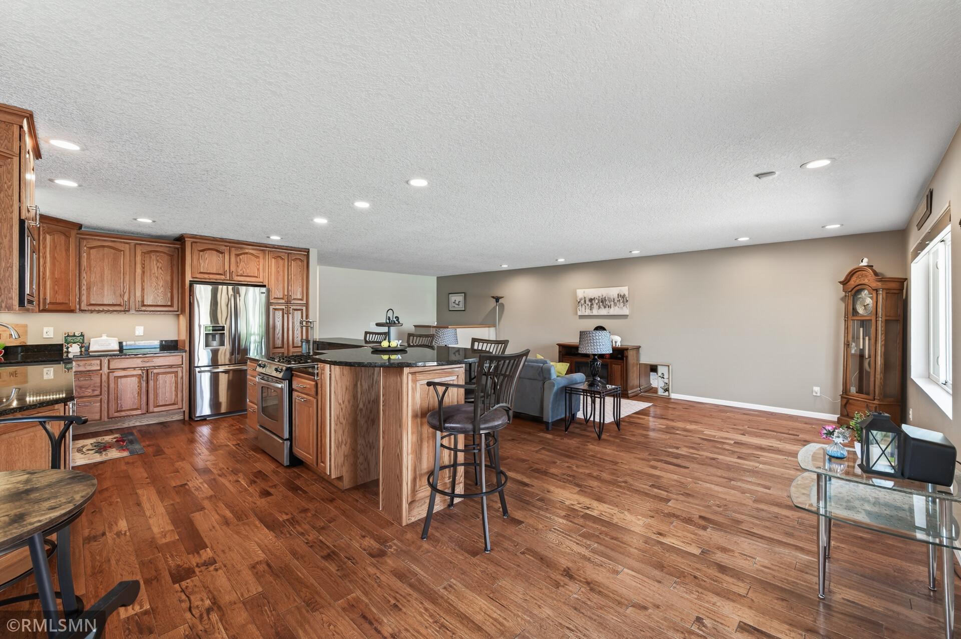 15_14331_Armstrong_blvd15_mls.jpg