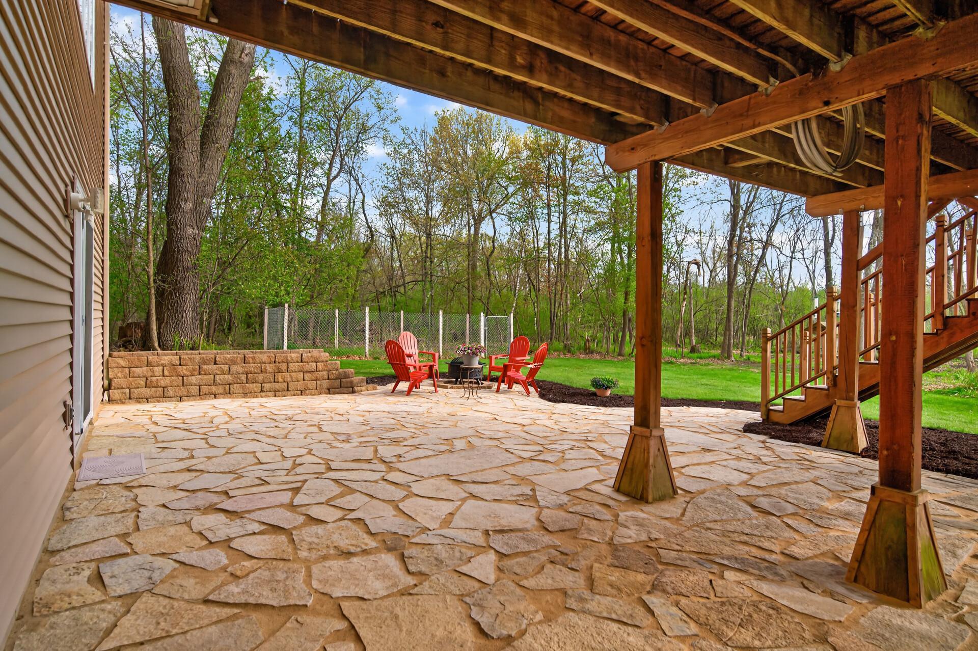 Flagstone patio.jpg