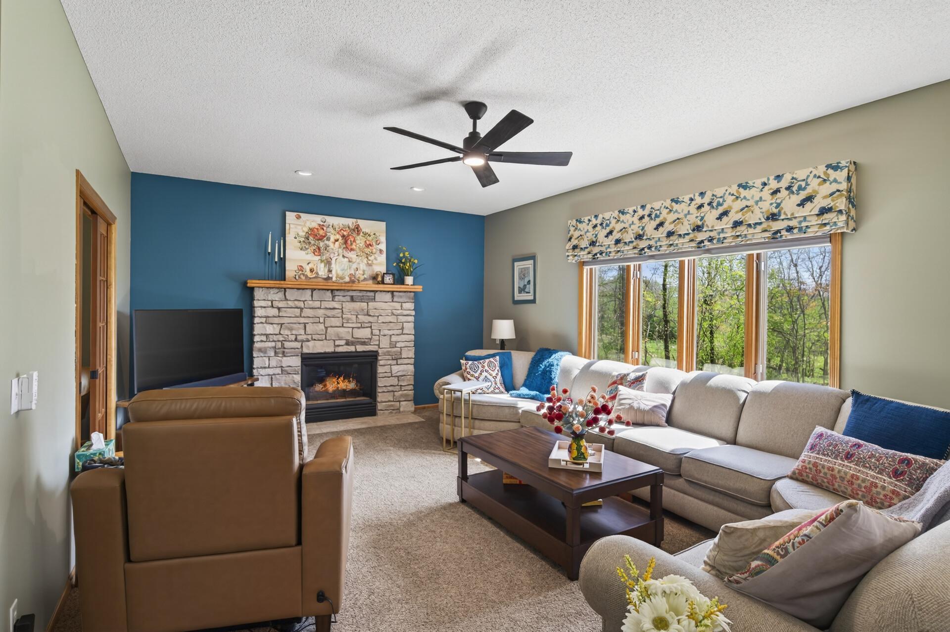 Living room 2.jpg