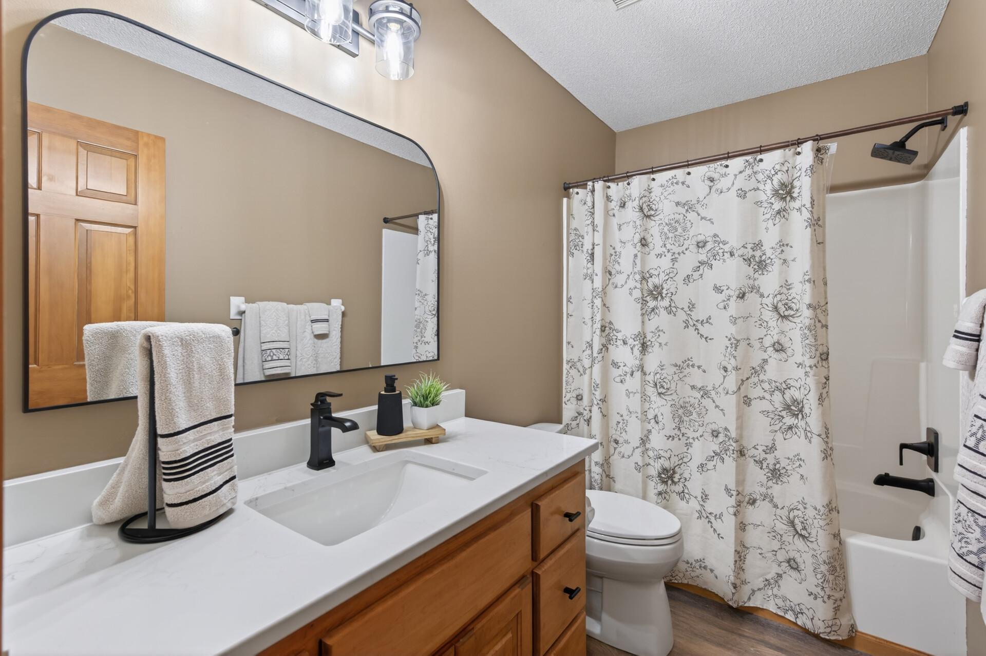 Guest Bath.jpg