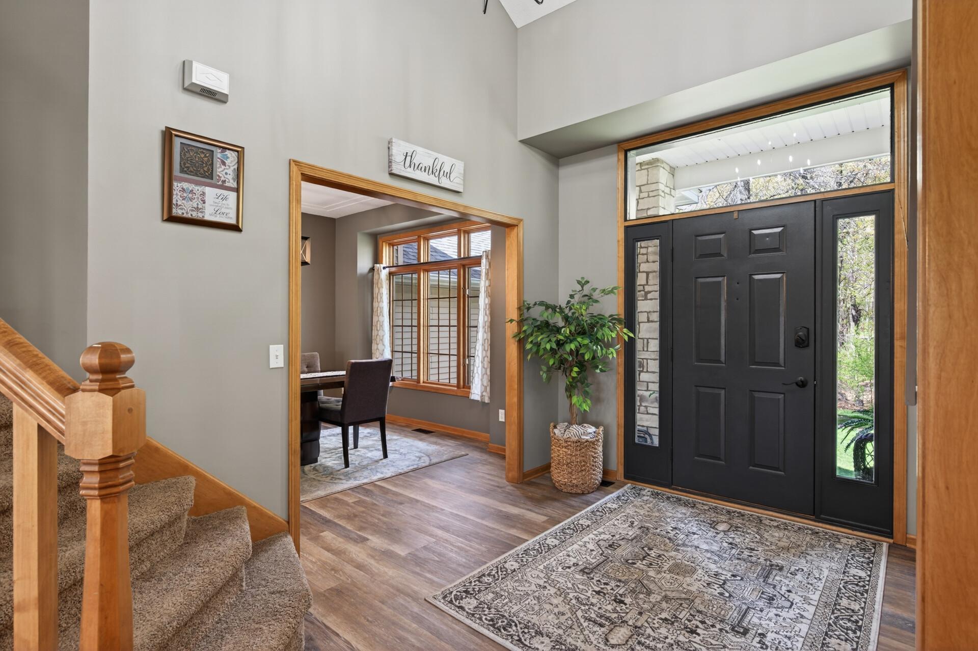 Foyer 2.jpg
