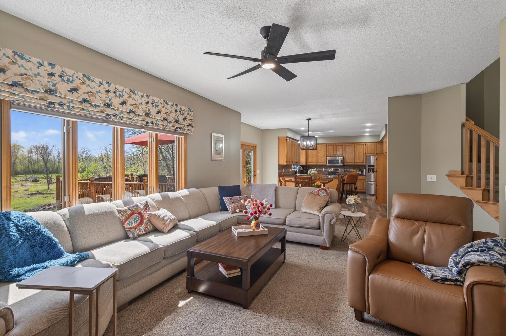 Living room 3.jpg