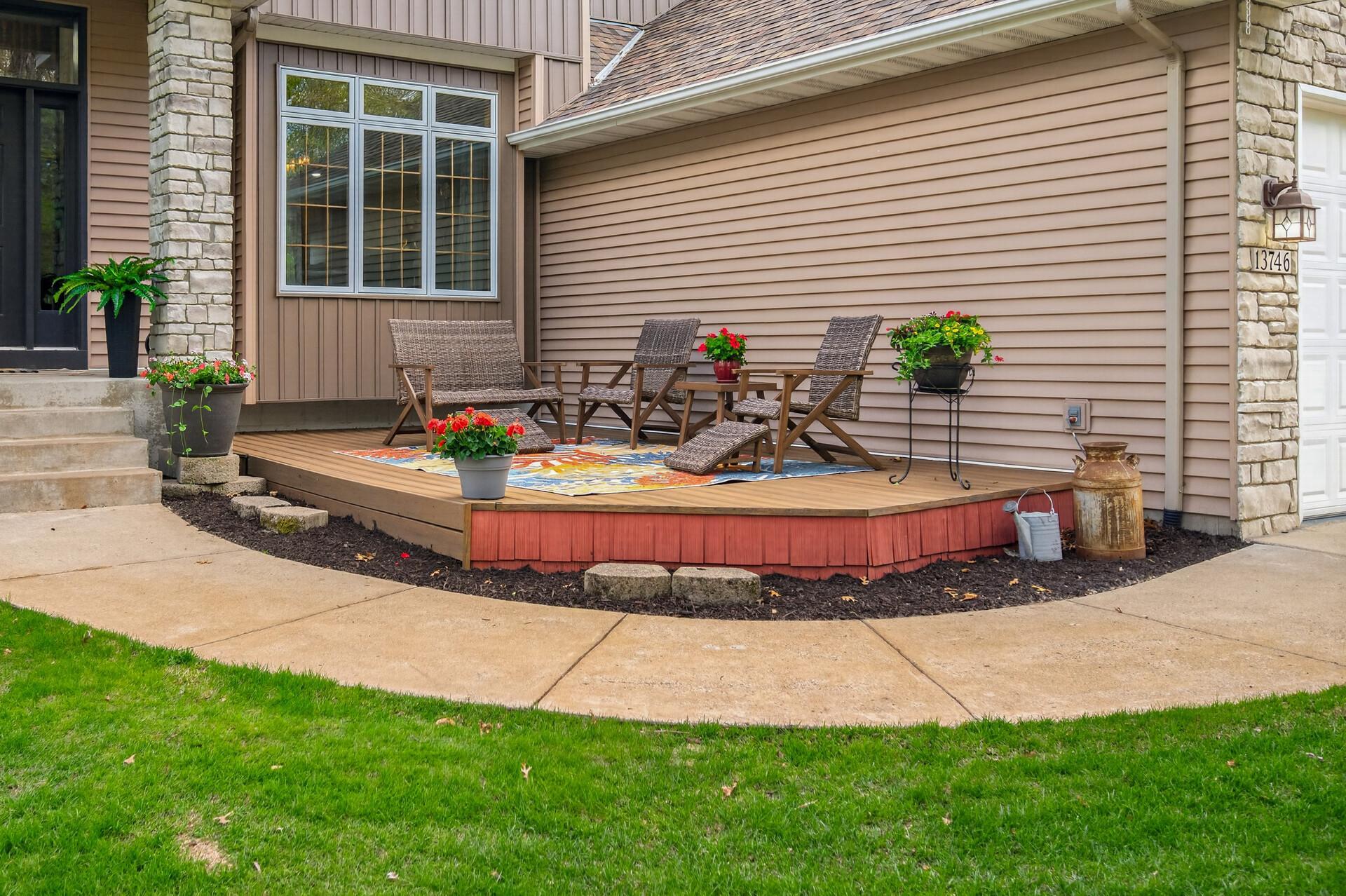 Front Porch 2.jpg
