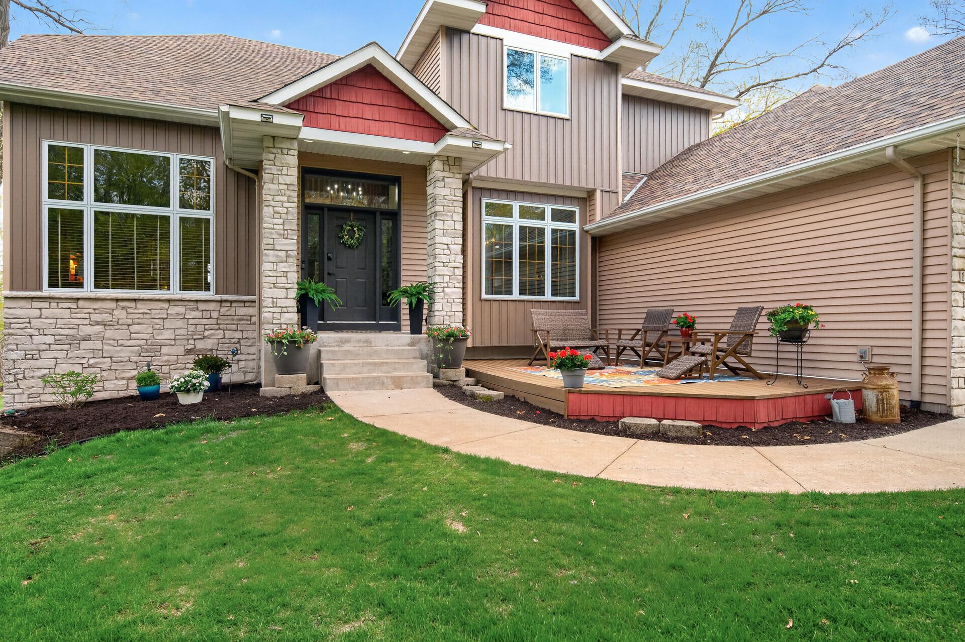 Front porch (1).jpg