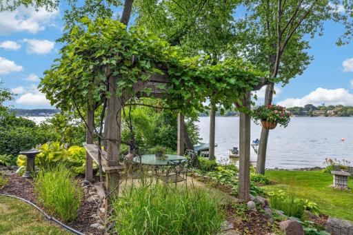 5488 Fairlawn Shores Trail SE, Prior Lake, MN 55372
