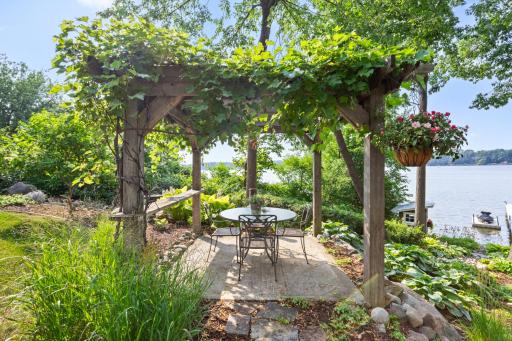 5488 Fairlawn Shores Trail SE, Prior Lake, MN 55372