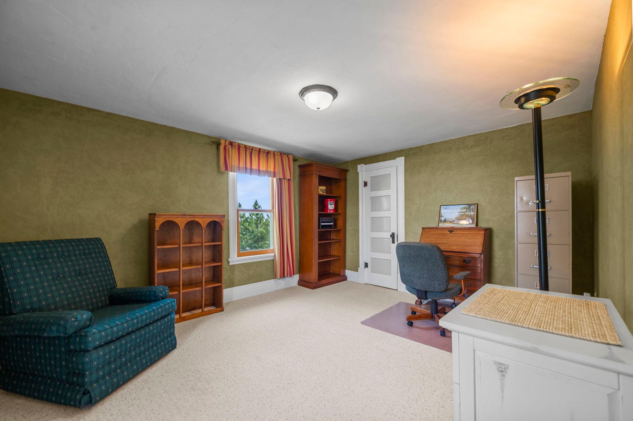 56-web-or-mls-8711 County Rd 7 NW-210.jpg
