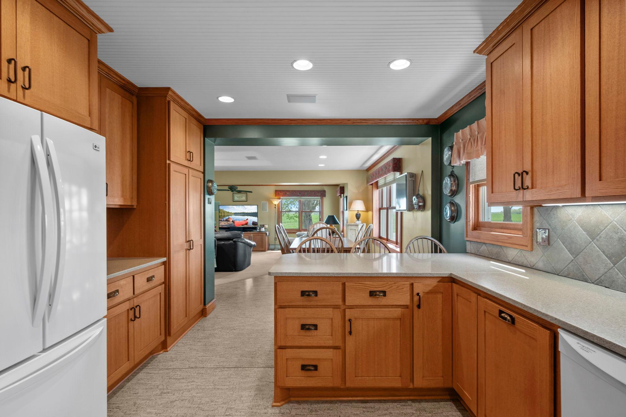 44-web-or-mls-8711 County Rd 7 NW-89.jpg