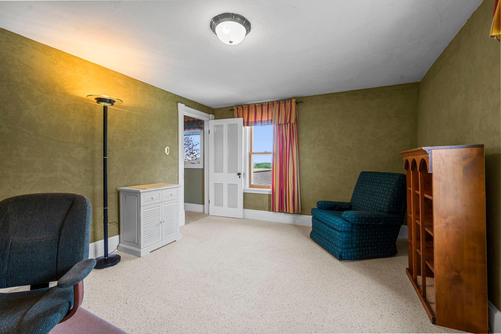 57-web-or-mls-8711 County Rd 7 NW-215.jpg