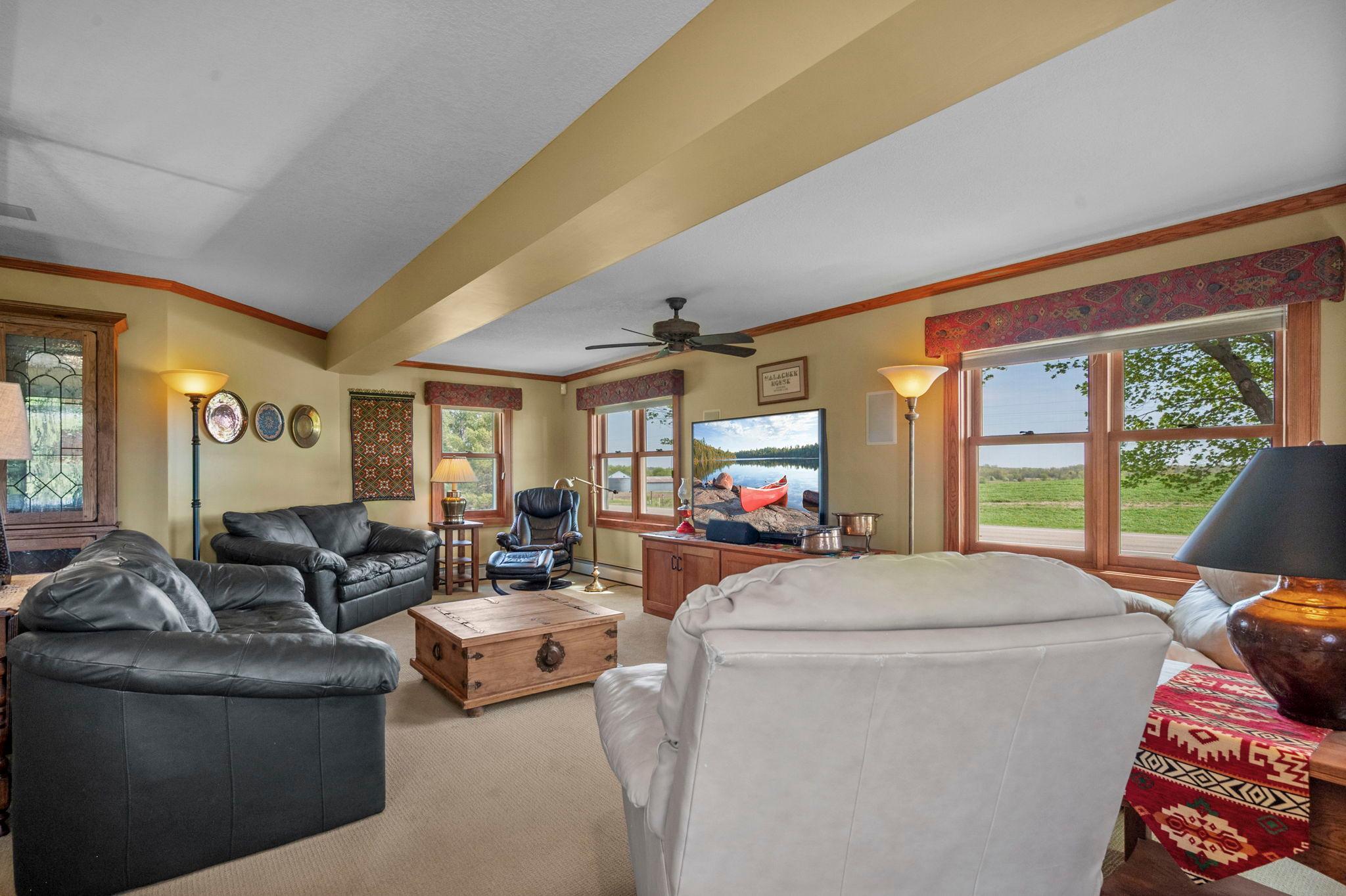 36-web-or-mls-8711 County Rd 7 NW-184.jpg