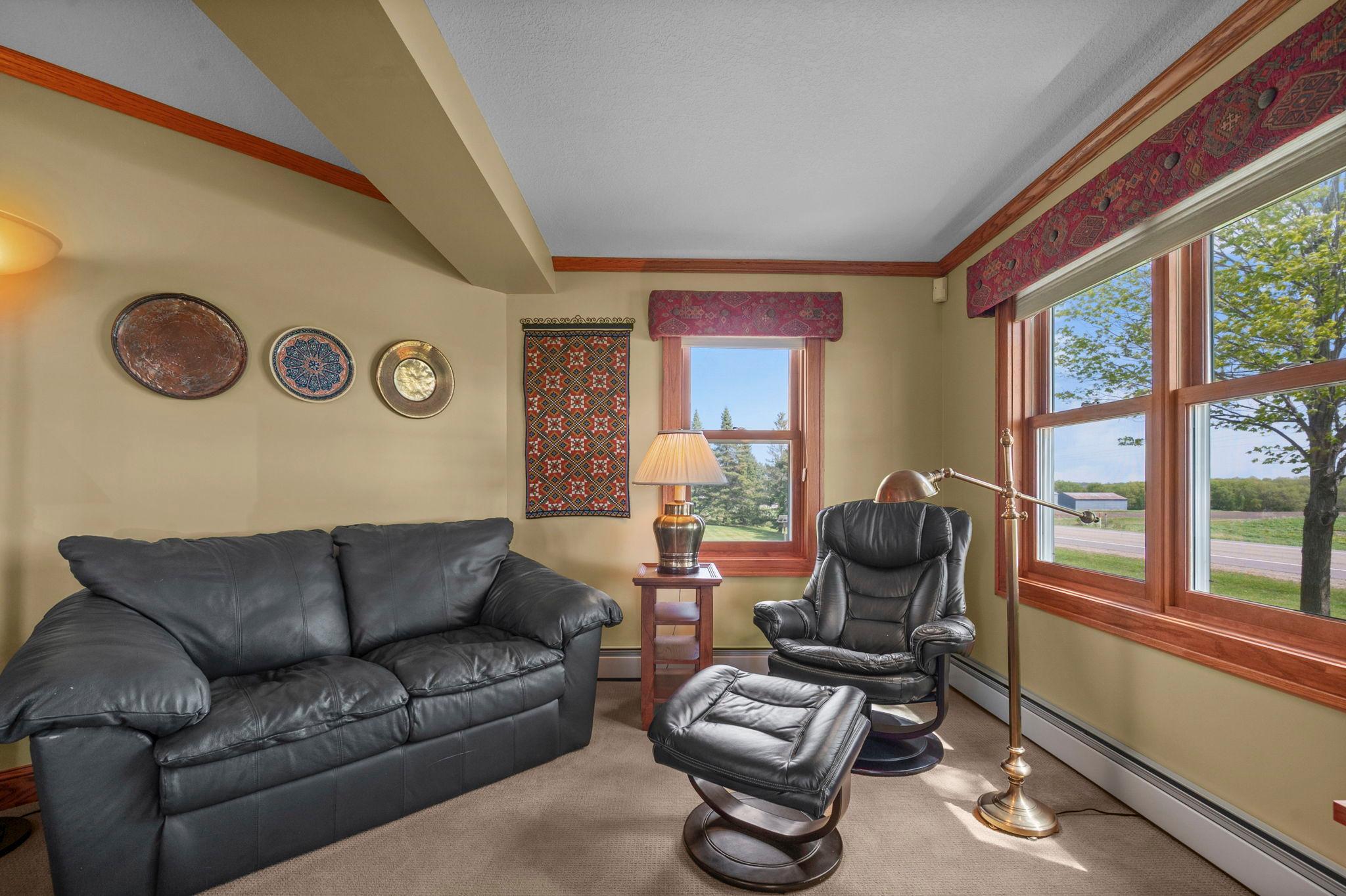33-web-or-mls-8711 County Rd 7 NW-169.jpg