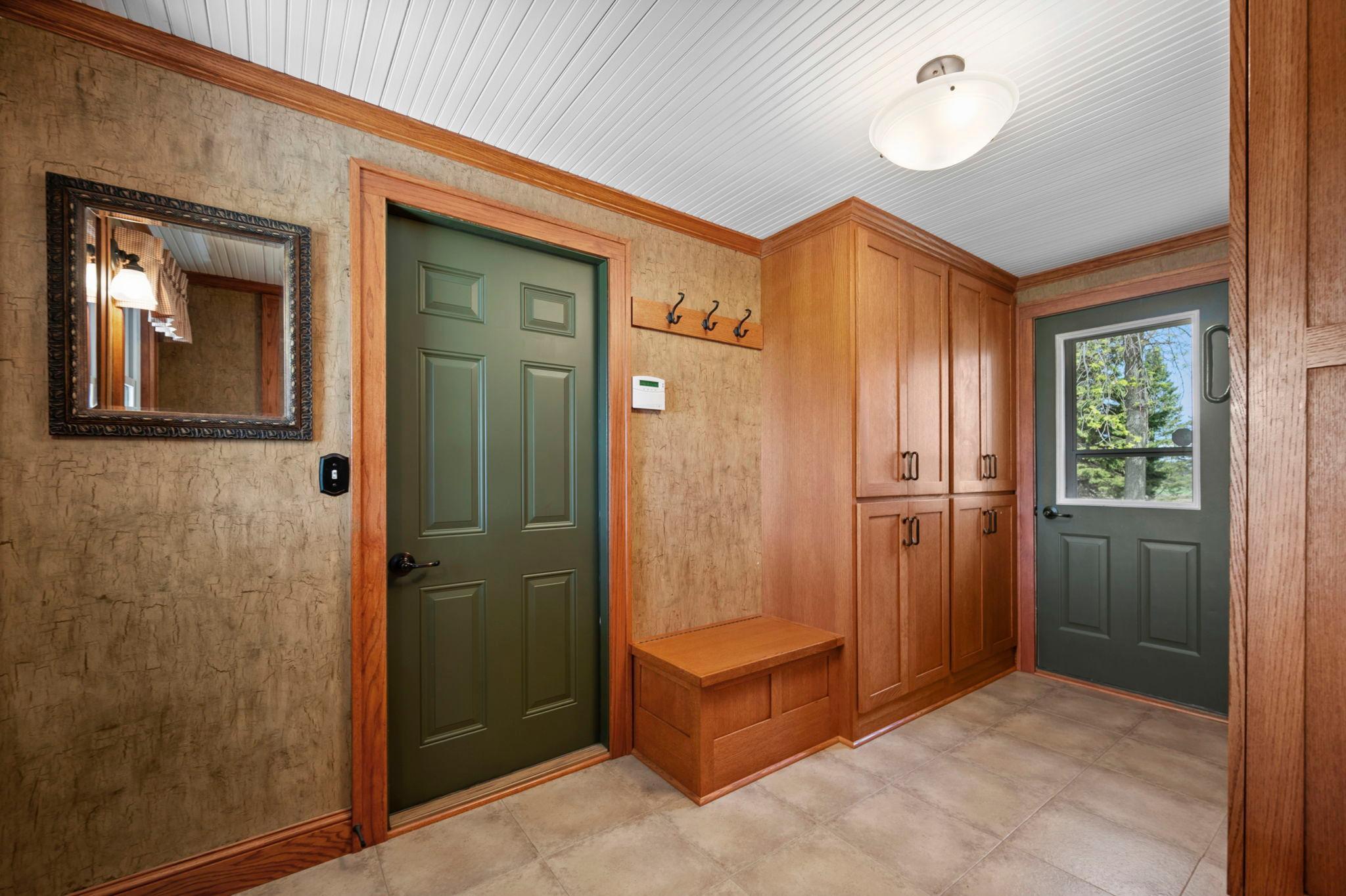 27-web-or-mls-8711 County Rd 7 NW-104.jpg