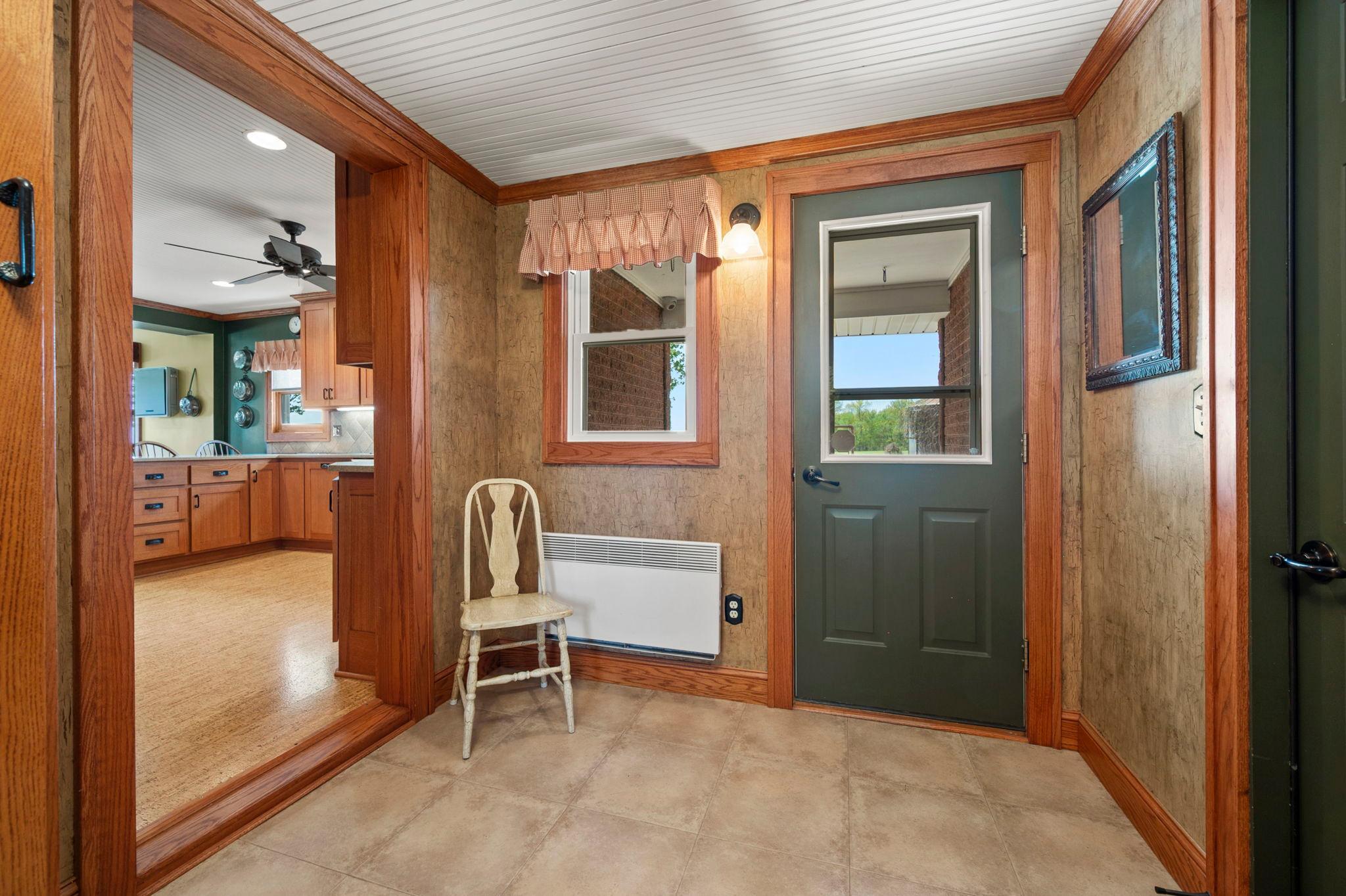 28-web-or-mls-8711 County Rd 7 NW-109.jpg