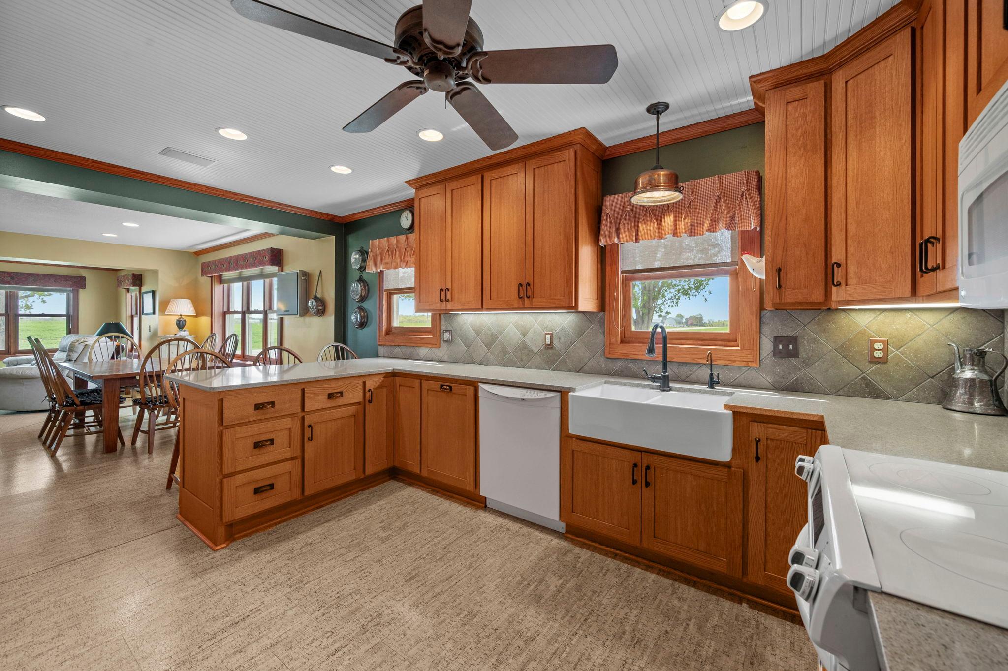 42-web-or-mls-8711 County Rd 7 NW-79.jpg