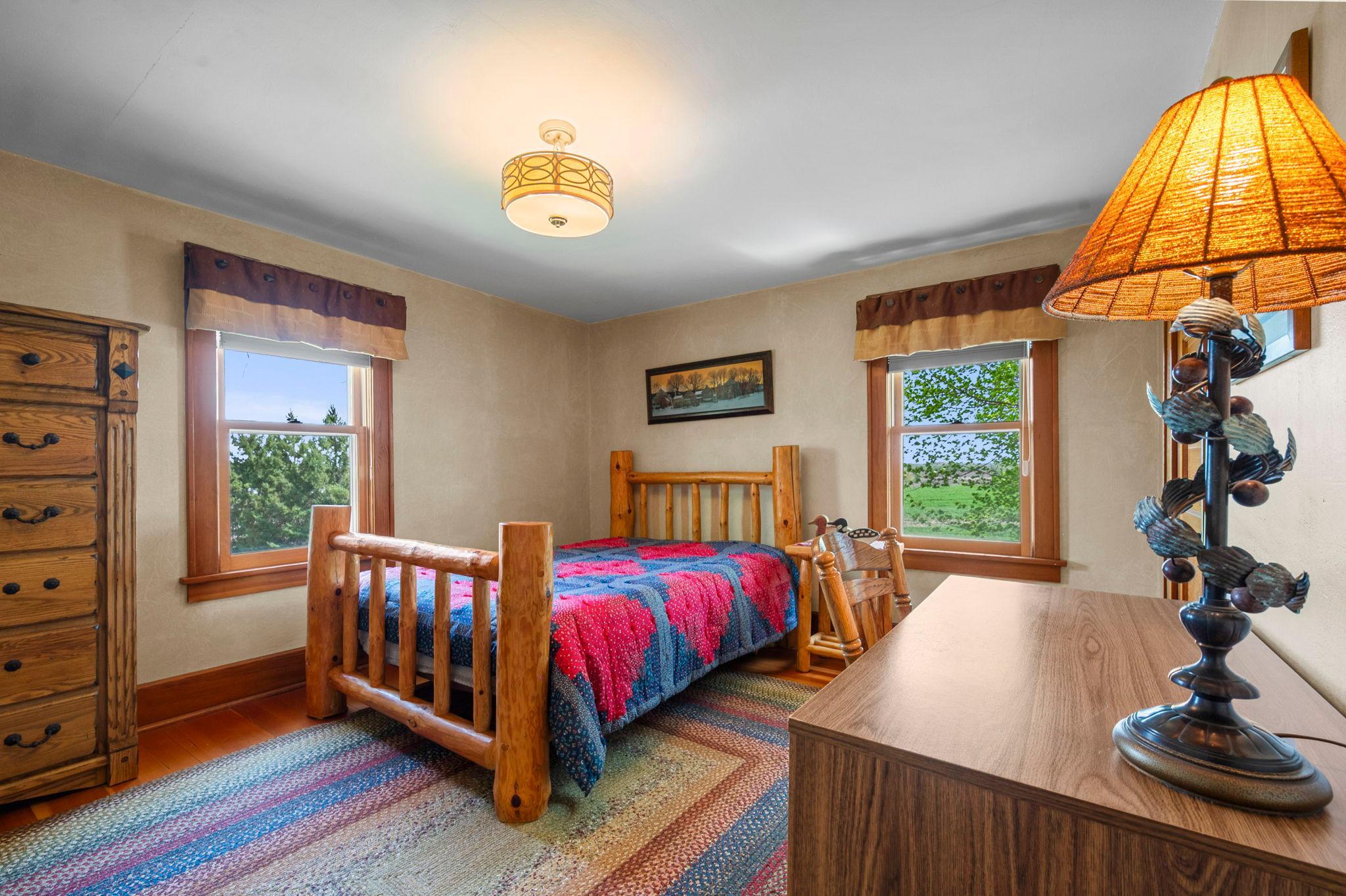 64-web-or-mls-8711 County Rd 7 NW-275.jpg