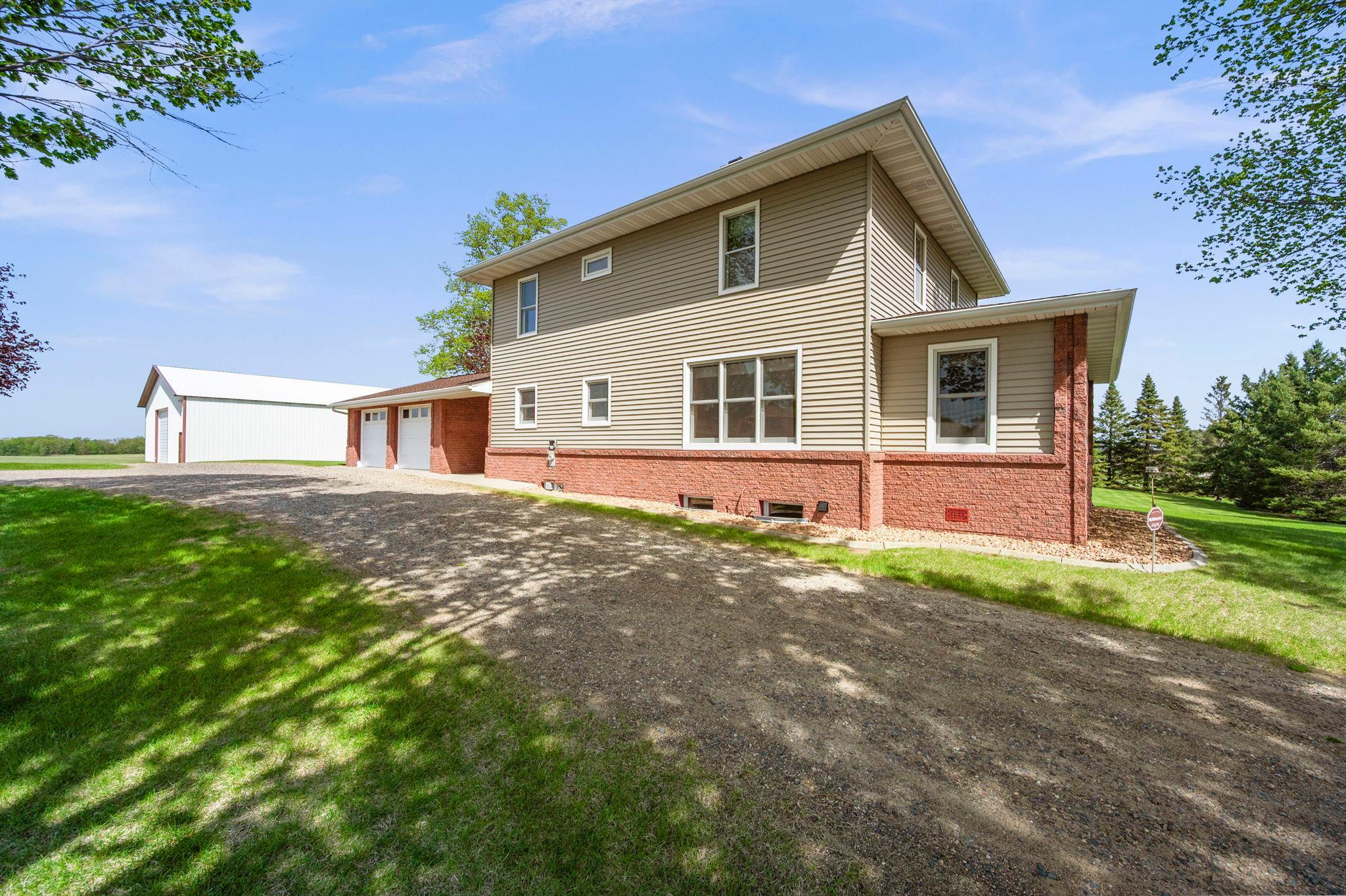 24-web-or-mls-8711 County Rd 7 NW-30.jpg