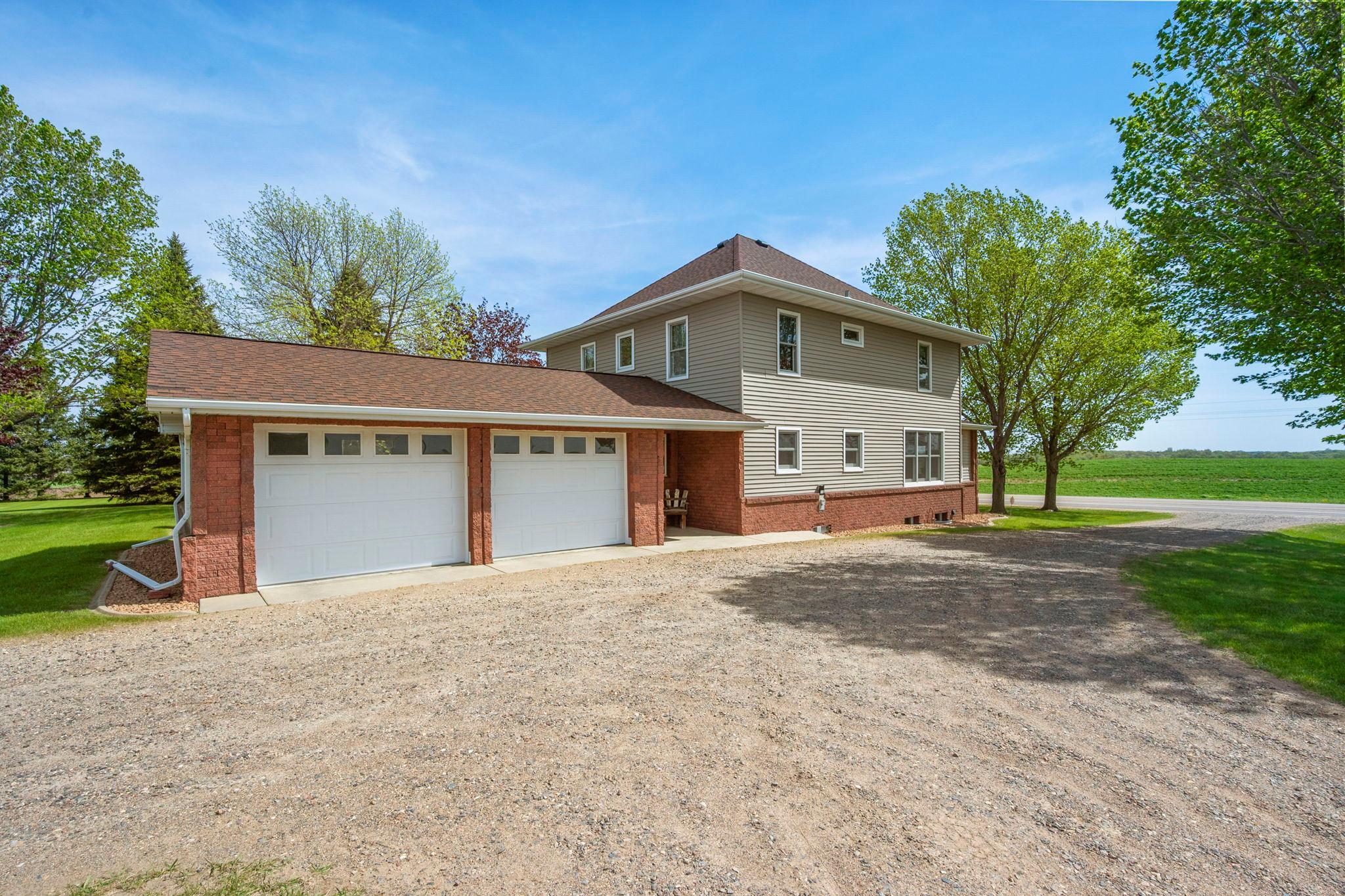 25-web-or-mls-8711 County Rd 7 NW-39.jpg