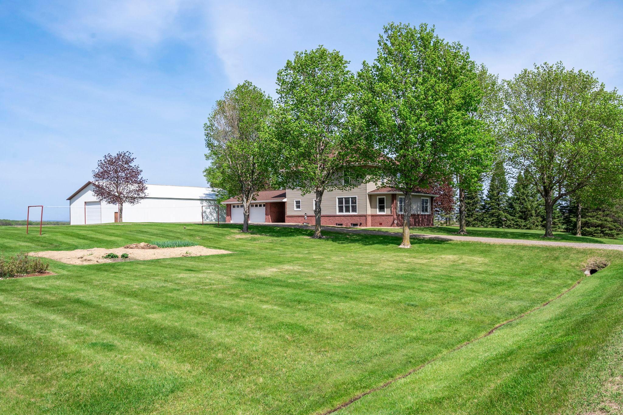 20-web-or-mls-8711 County Rd 7 NW-11.jpg