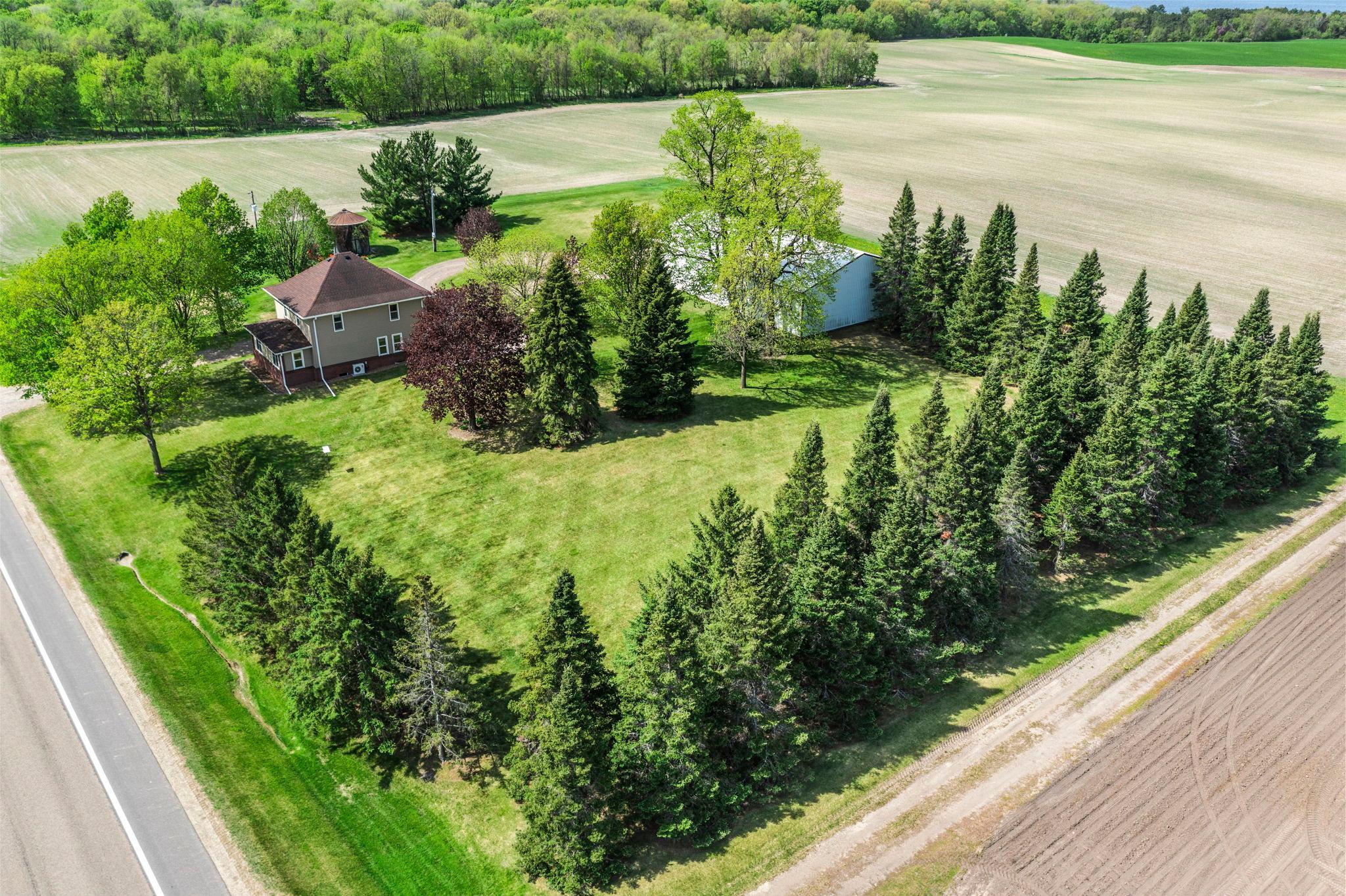 97-web-or-mls-8711 County Rd 7 NW-439.jpg