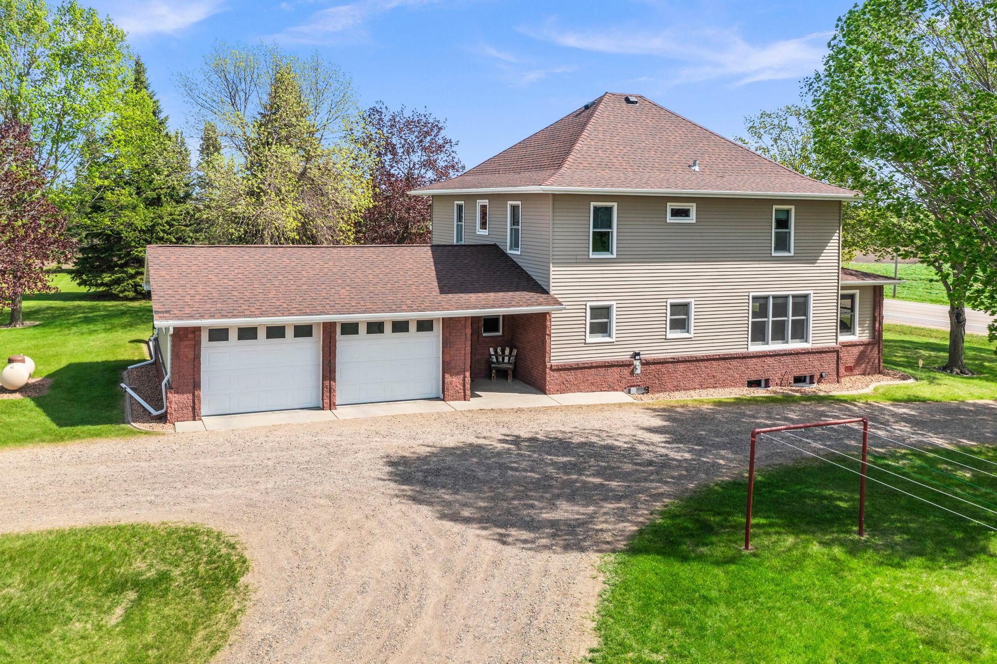 23-web-or-mls-8711 County Rd 7 NW-403.jpg