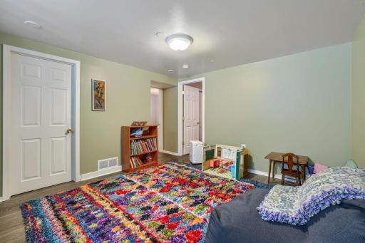 1017 18 1/2 Avenue NE, Minneapolis, MN 55418