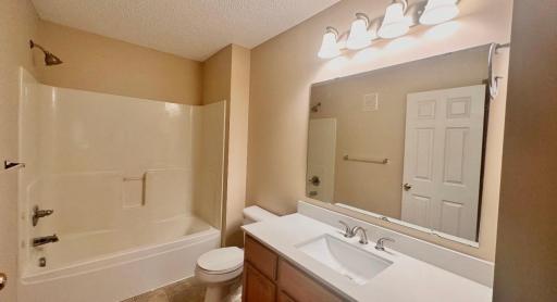 6213 Maclynn Avenue NE, Albertville, MN 55301