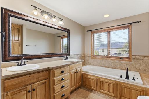 10360 Quail Avenue N, Minneapolis, MN 55443