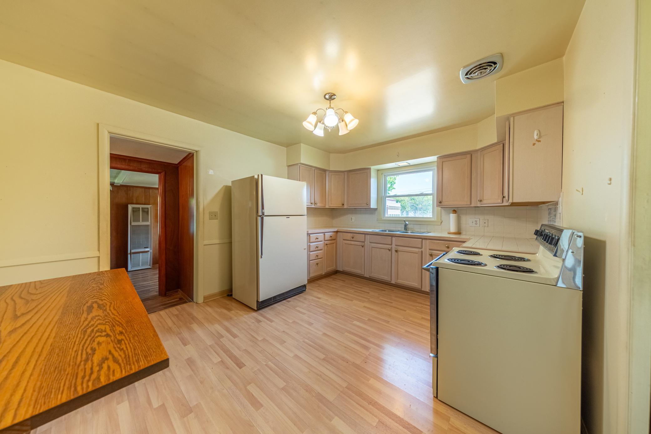 Kitchen is roomy!
