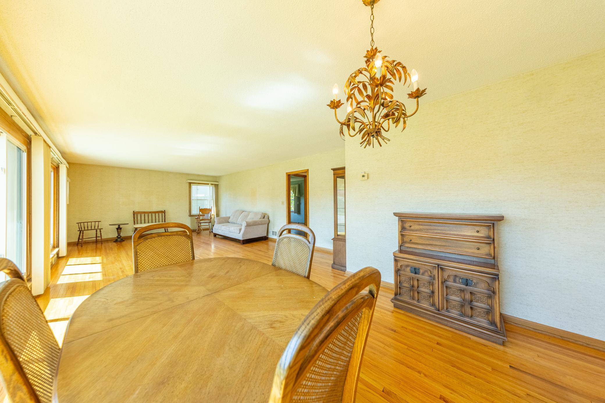 Dining/living room