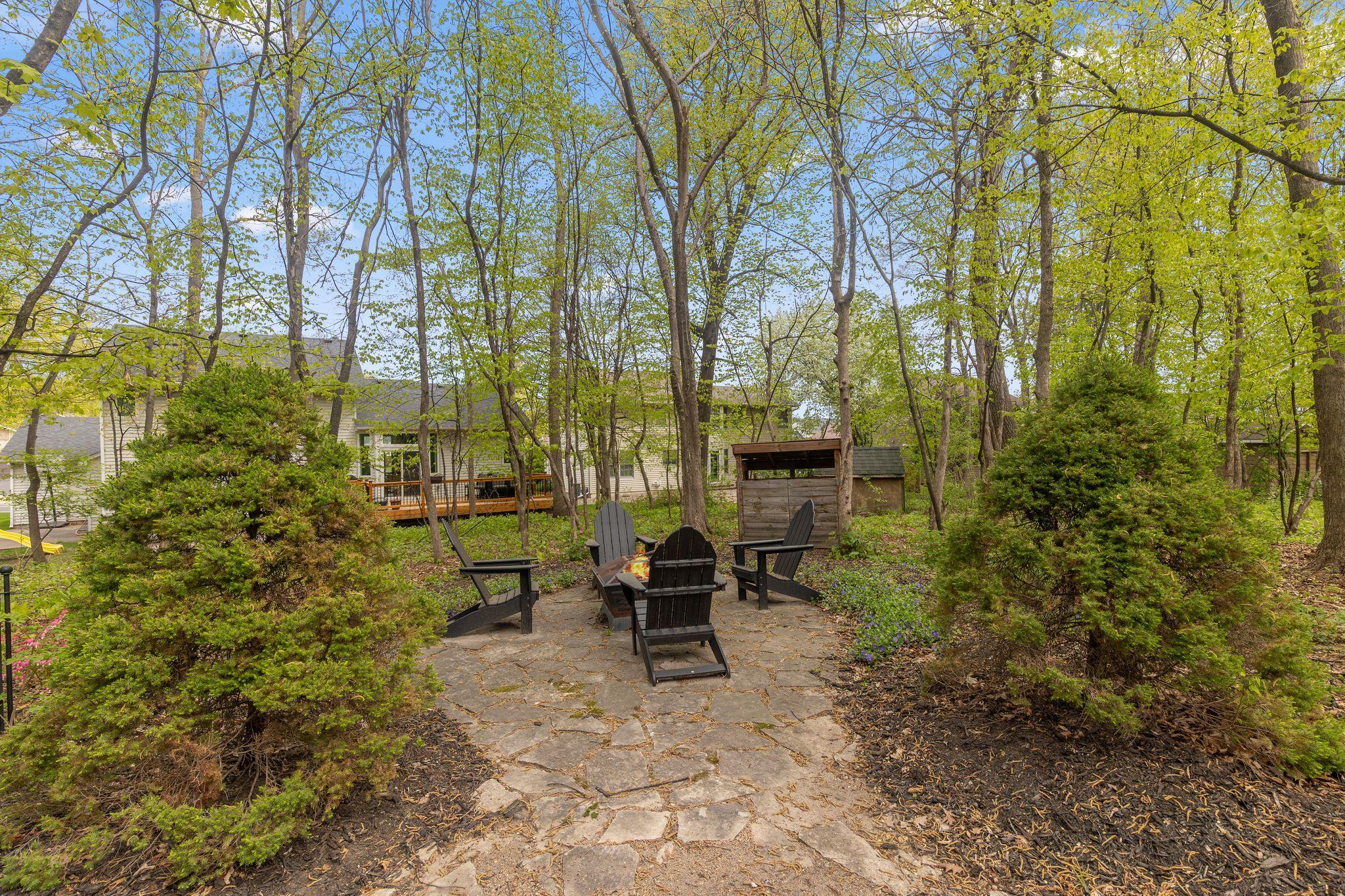 Flagstone patio with fire pit