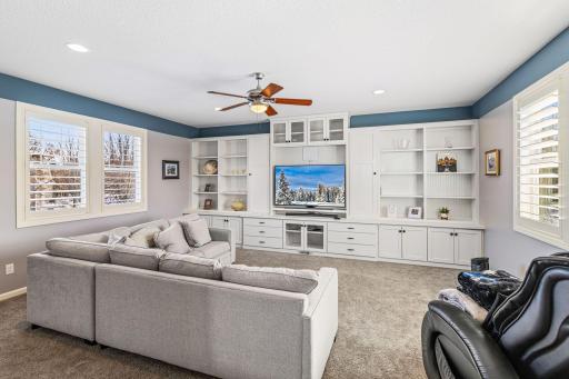 16872 Eagleview Drive, Lakeville, MN 55044
