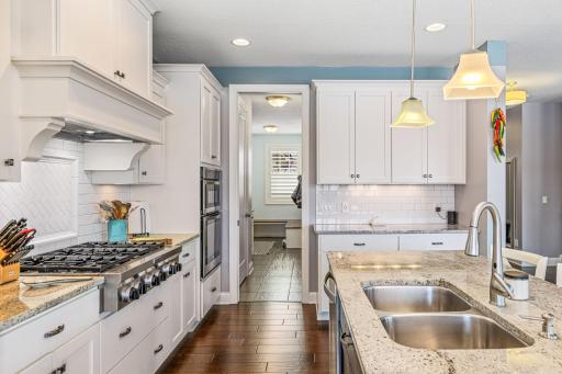 16872 Eagleview Drive, Lakeville, MN 55044