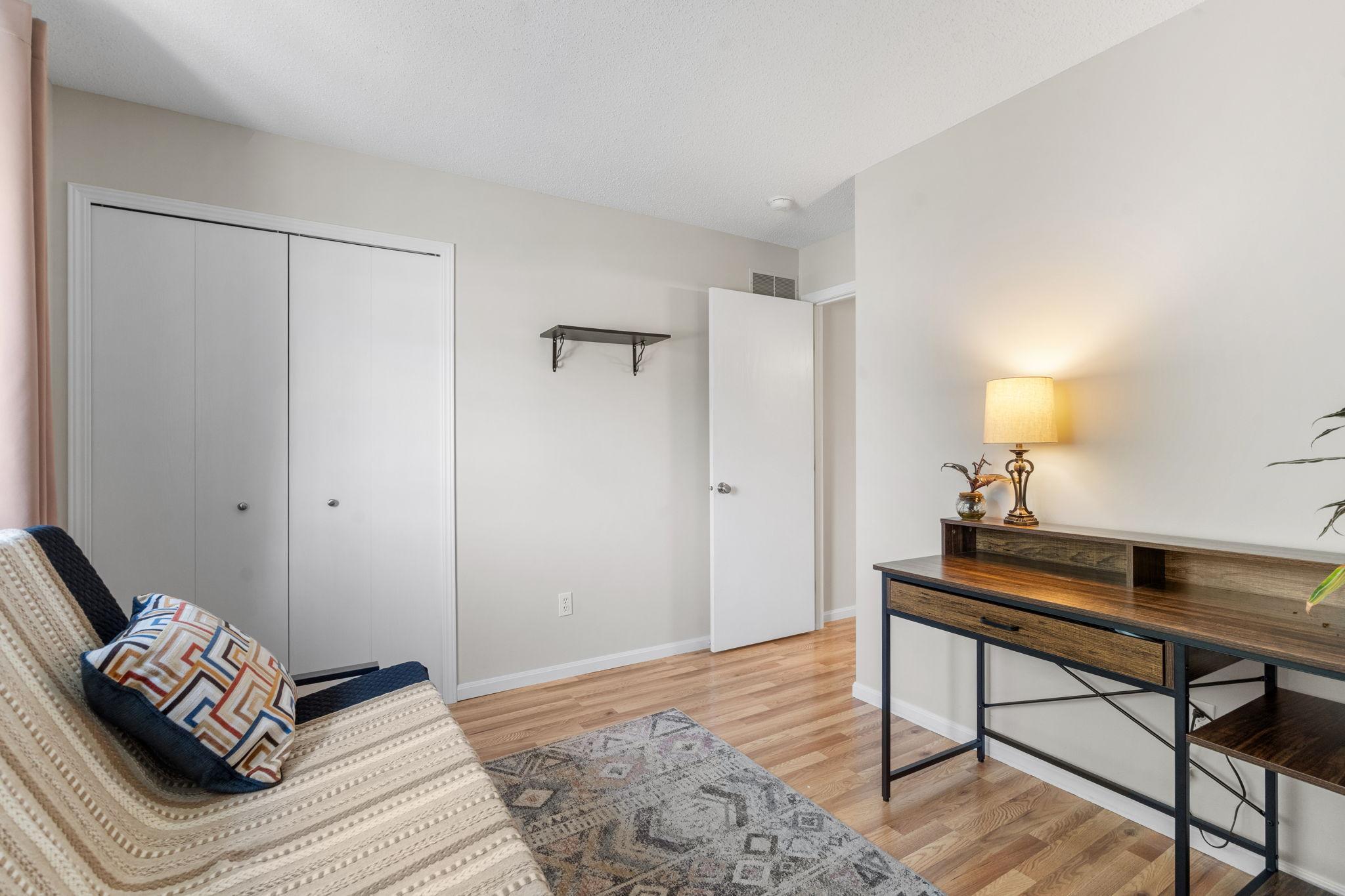 39-web-or-mls-592 Mariner Way-39.jpg