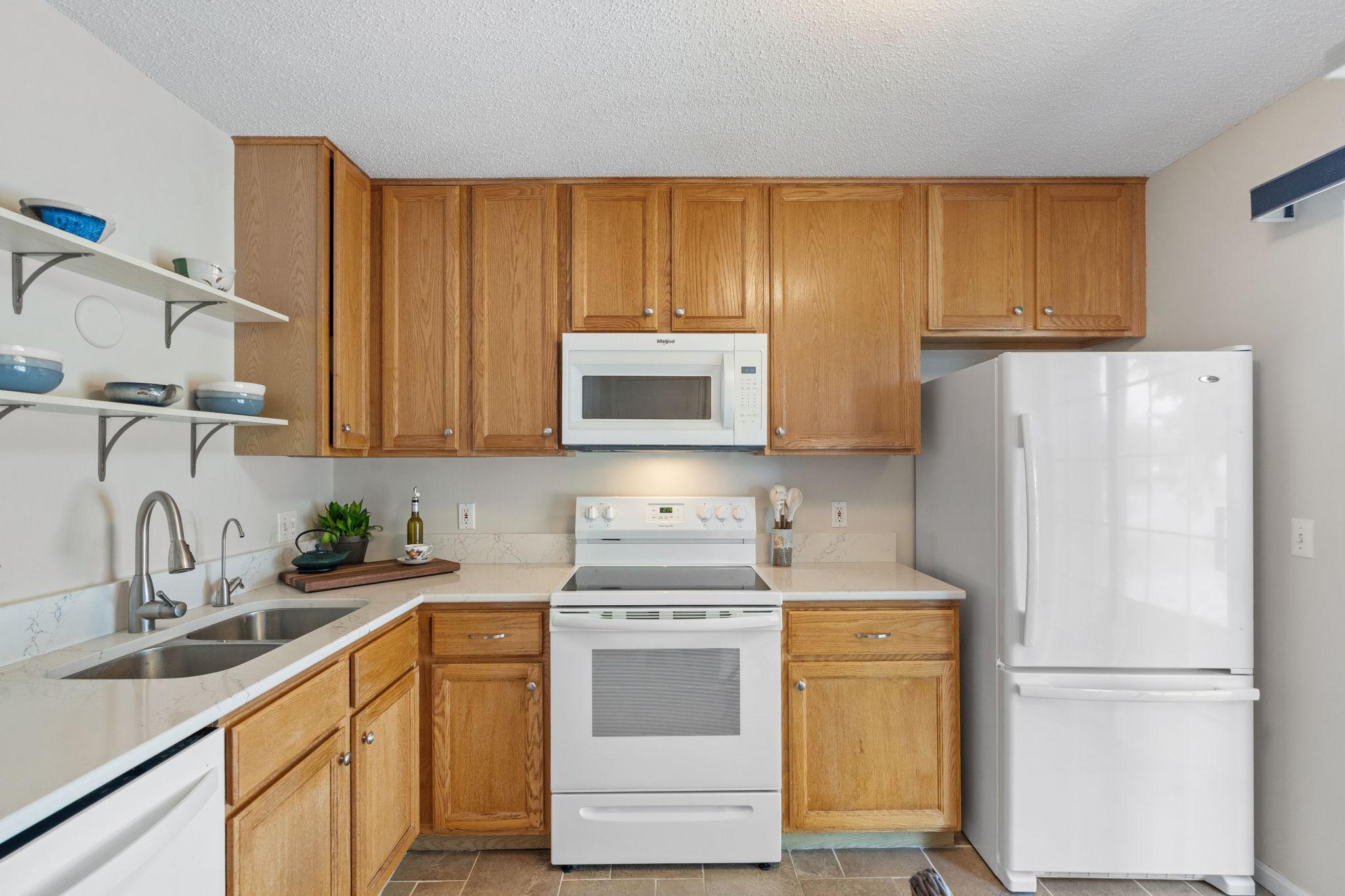 22-web-or-mls-592 Mariner Way-22.jpg