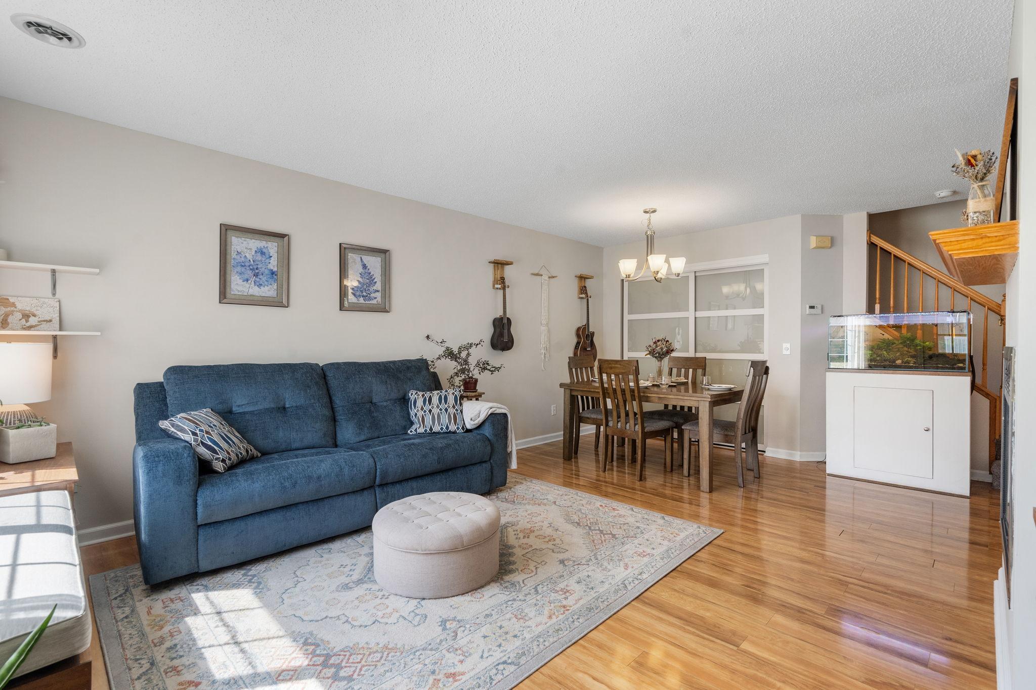 14-web-or-mls-592 Mariner Way-14.jpg