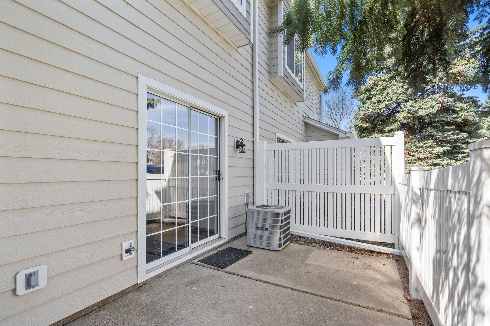 4-web-or-mls-592 Mariner Way-4.jpg