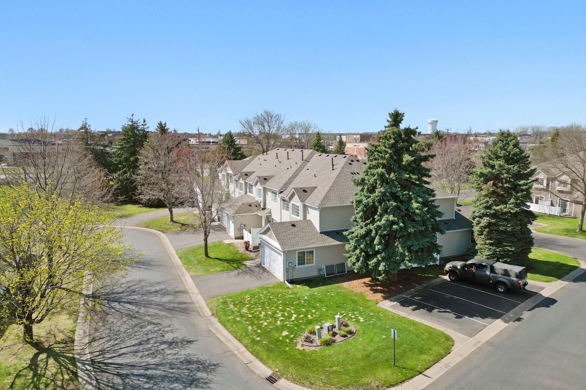 12-web-or-mls-592 Mariner Way-12.jpg