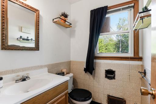 2510 Cavell Avenue N, Minneapolis, MN 55427