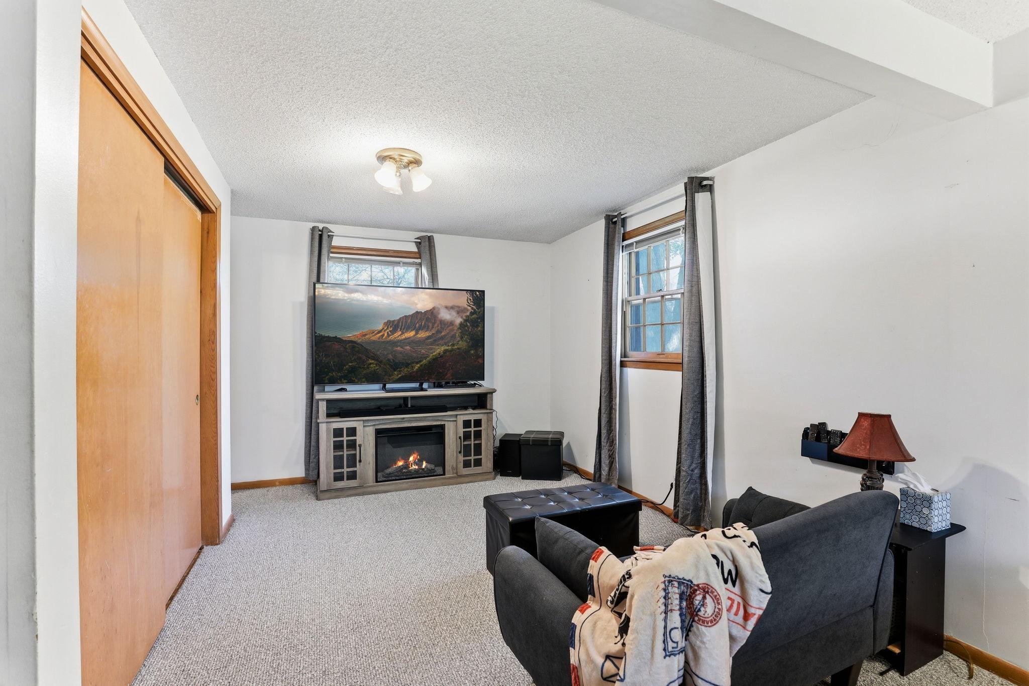 30-web-or-mls-2510-Cavell-Ave-30.jpg