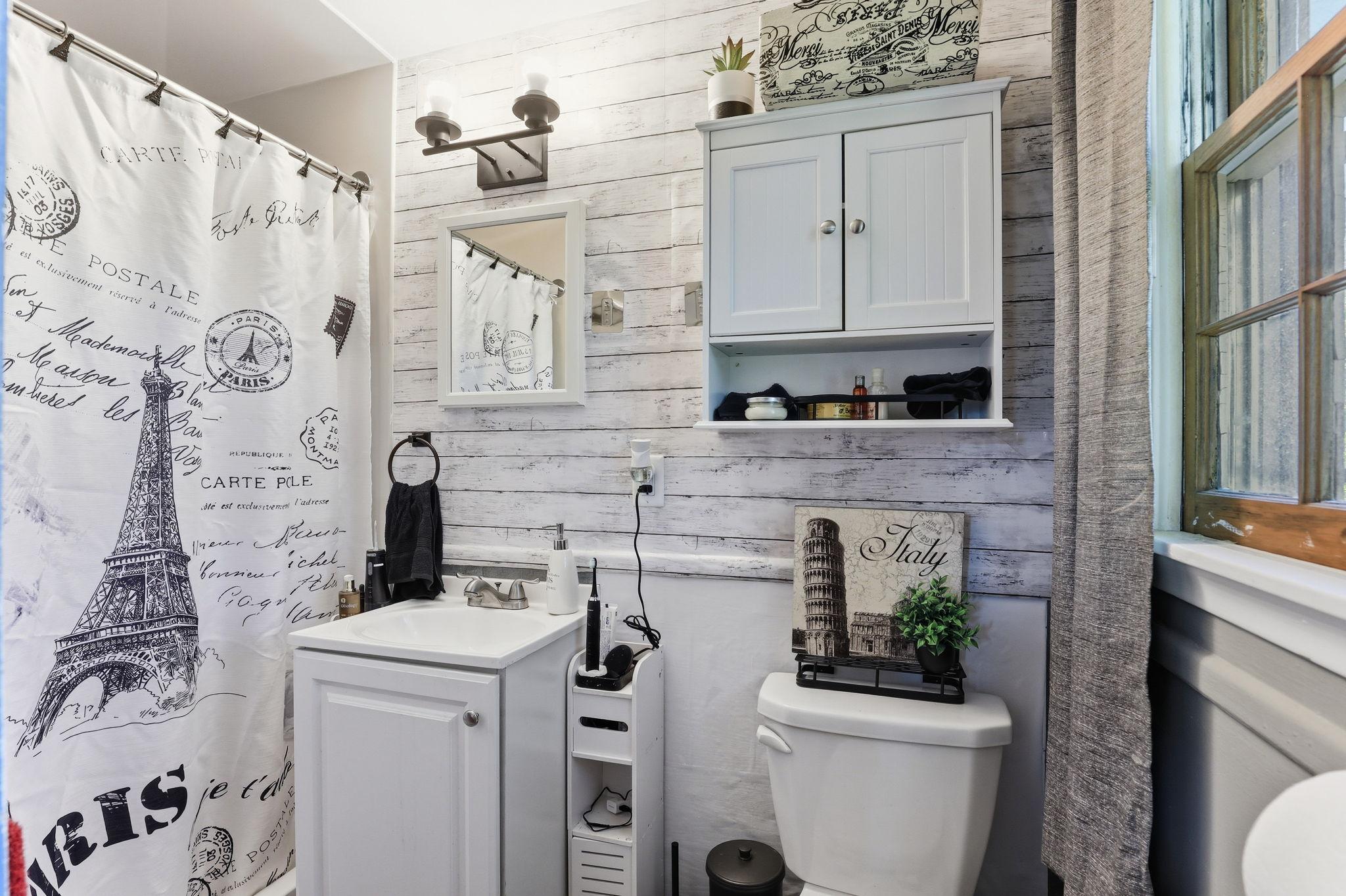 32-web-or-mls-2510-Cavell-Ave-32.jpg