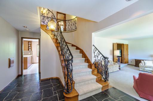3052 Cherrywood Court, Saint Paul, MN 55121