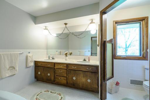 3052 Cherrywood Court, Saint Paul, MN 55121