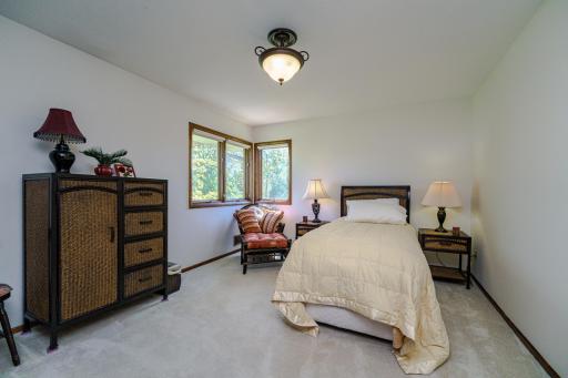 3052 Cherrywood Court, Saint Paul, MN 55121