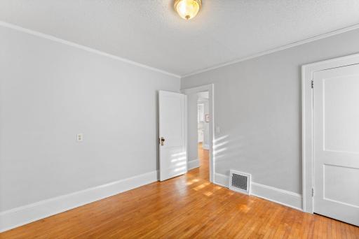 2548 17th Avenue E, North Saint Paul, MN 55109
